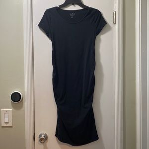 Gently used Ingrid and Isabel maternity dress size S